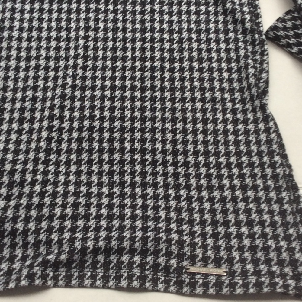 MICHAEL KORS Blouse. Black and White. Size Large - Picture 7 of 7